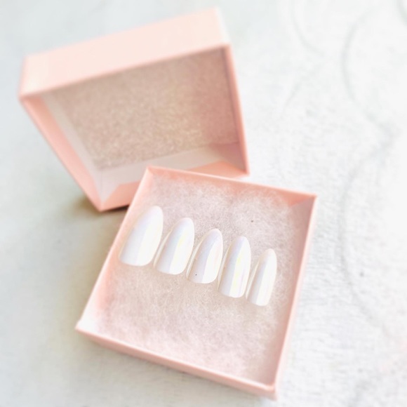 💎5/$25💎 Stiletto White Chrome Press On Nails - Picture 2 of 3